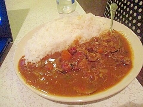 スパイスから作る牛スジテールカレー